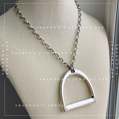 Western Stirrup Necklace, Horse Stirrup Pendant, Horse Lover Gift, Cowgirl Necklace, Equestrian Jewelry, Western Jewelry, Rodeo Necklace
