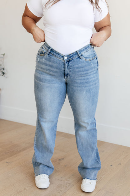 Mildred High Rise V Front Waistband Straight Jeans - Shannon’s Jewelry Bar