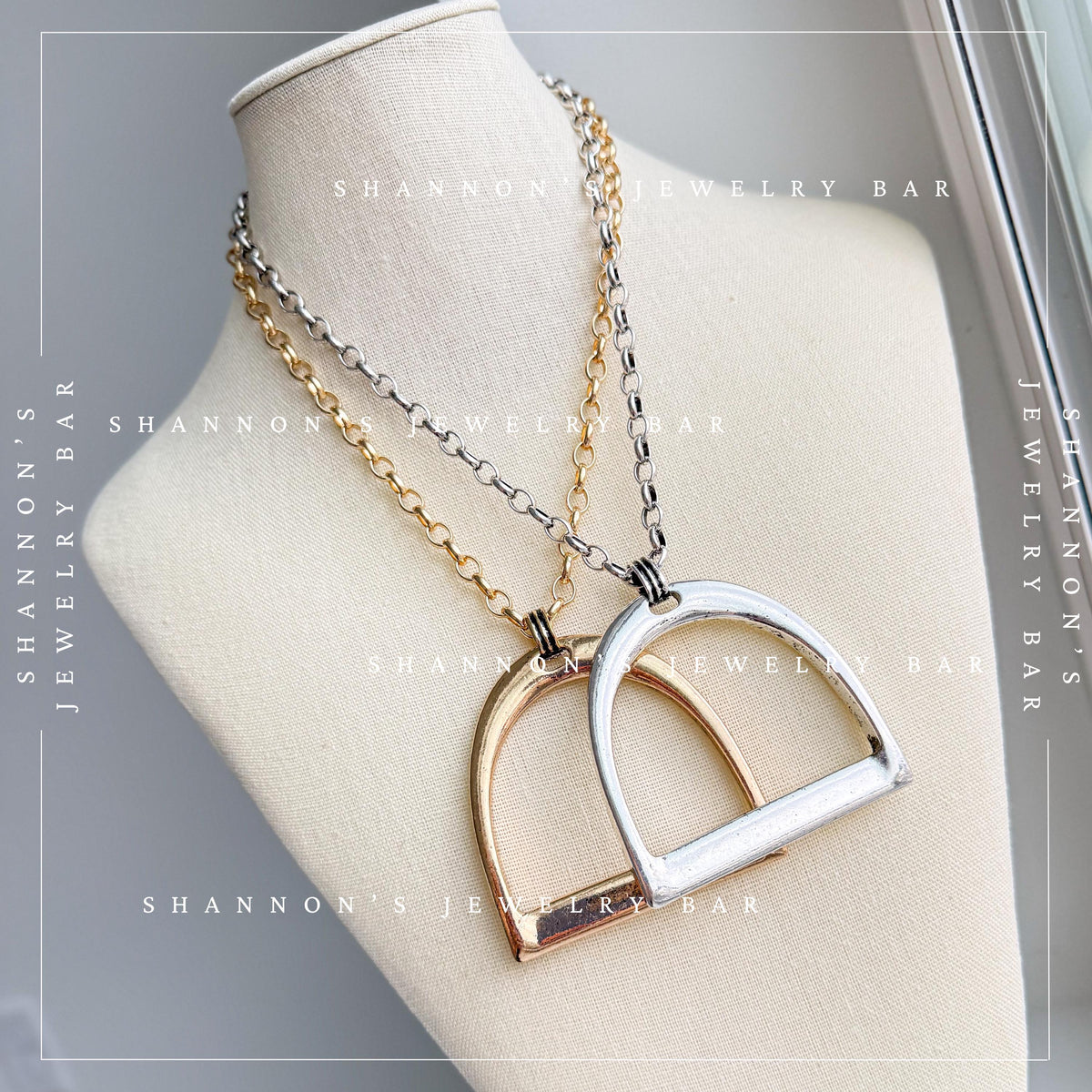 Western Stirrup Necklace, Horse Stirrup Pendant, Horse Lover Gift, Cowgirl Necklace, Equestrian Jewelry, Western Jewelry, Rodeo Necklace