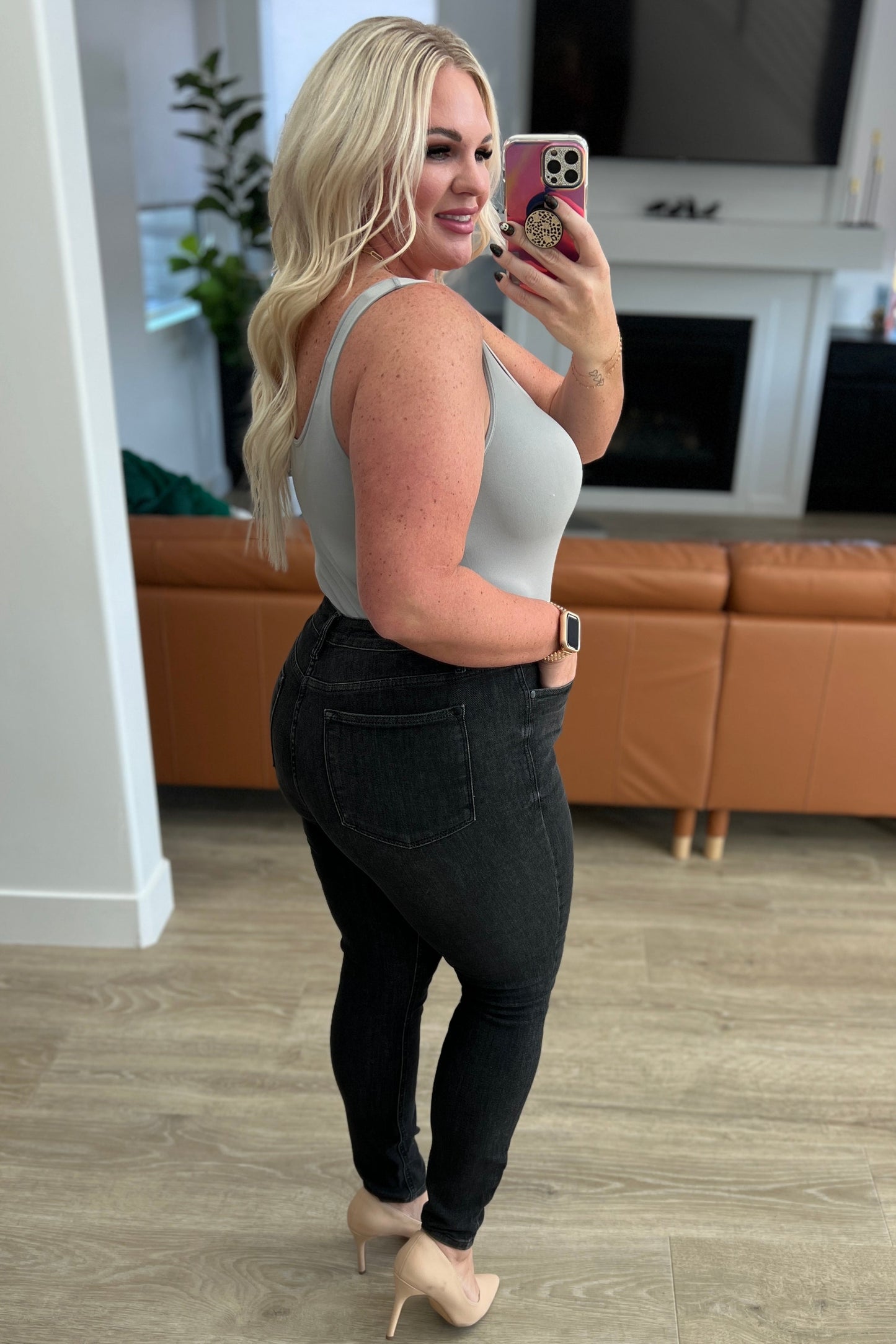 Octavia High Rise Control Top Skinny Jeans in Washed Black - Shannon’s Jewelry Bar