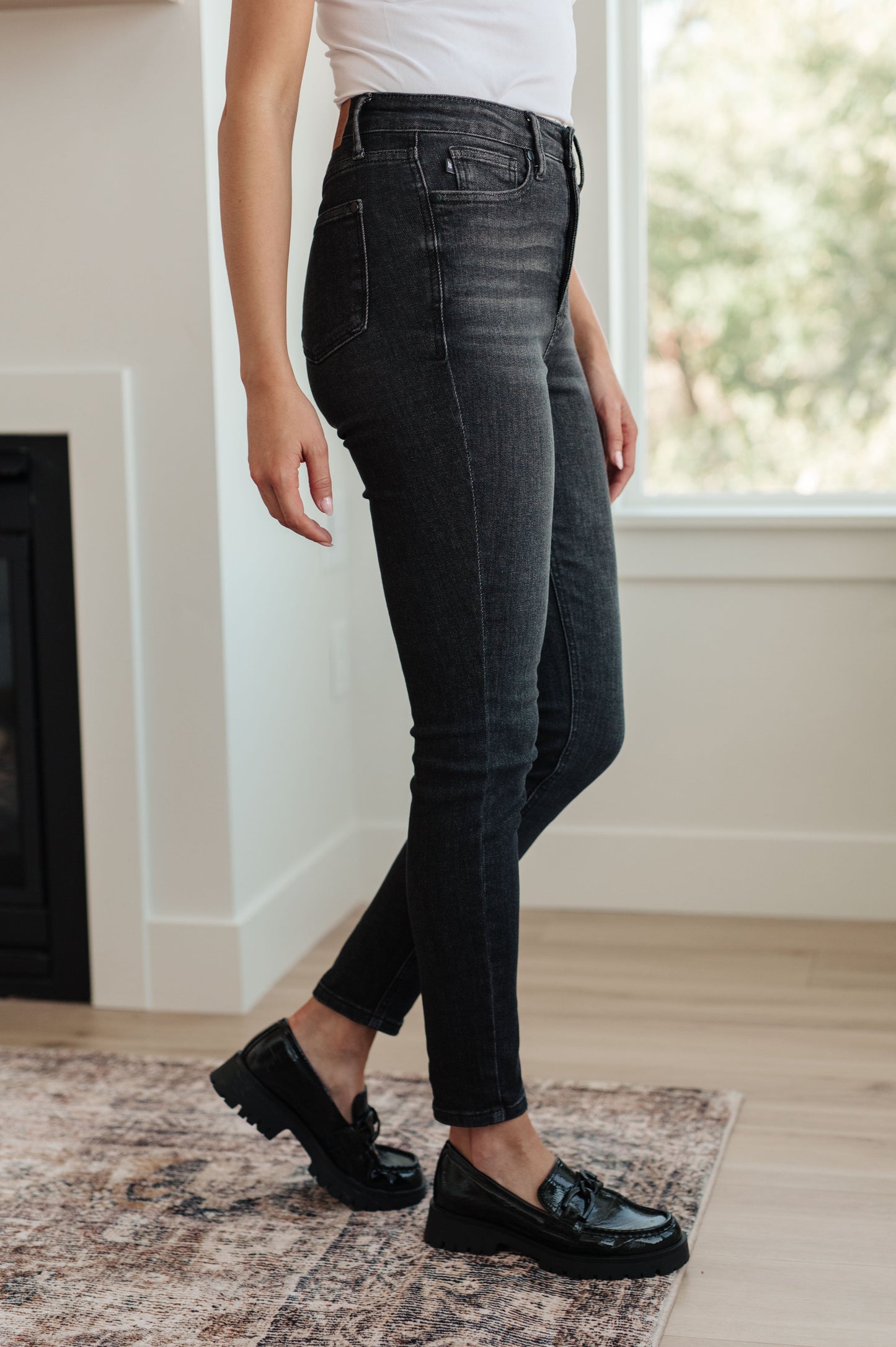 Octavia High Rise Control Top Skinny Jeans in Washed Black - Shannon’s Jewelry Bar