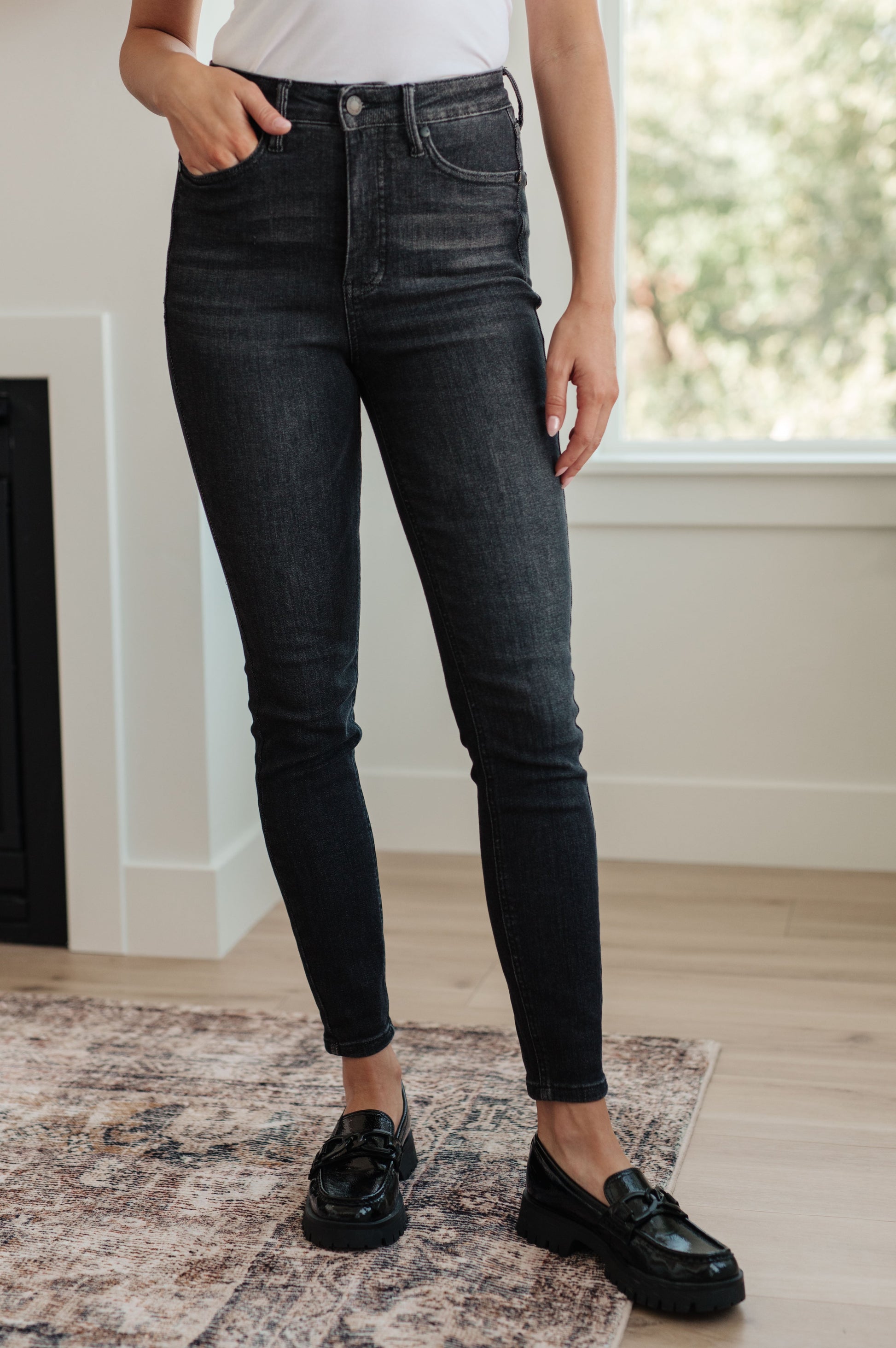 Octavia High Rise Control Top Skinny Jeans in Washed Black - Shannon’s Jewelry Bar